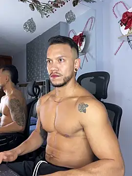 ARON TAYLER01 online show from 12.17.24