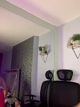 ARON TAYLER01 online show from 10.22.25