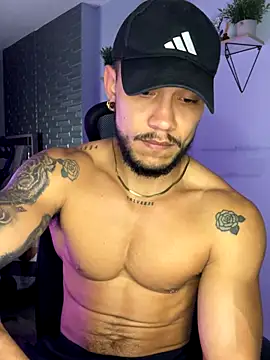 ARON TAYLER01 online show from 10.24.25