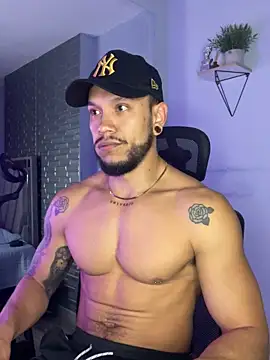 ARON TAYLER01 online show from 10.28.25