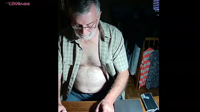 Snapshot of terrybare chatting on 07.16.26 terrybare online show from 07.16.26
