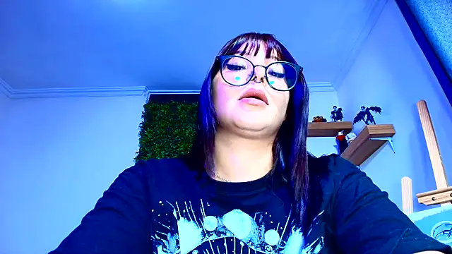 Snapshot of SweetIsabella_x chatting on 06.23.26 SweetIsabella x online show from 06.23.26