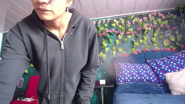 Samara Beltran online show from 12.18.24