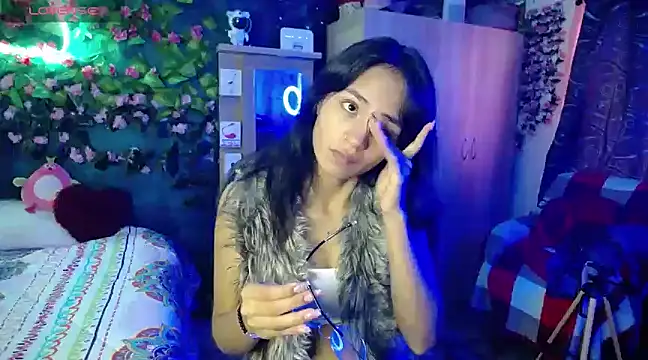 Samara Beltran online show from 02.13.25