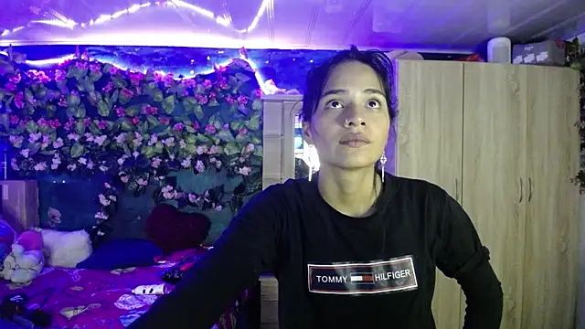 Samara Beltran online show from 02.22.25