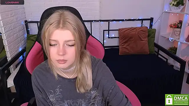 Snapshot of Grace_and__Jacob chatting on 01.12.25 Grace and Jacob online show from 01.12.25