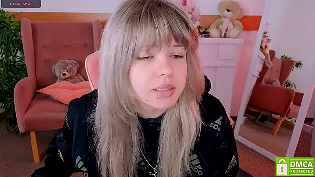 Grace and  Jacob online show from 12.18.25