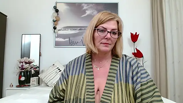 YulliaMilf online show from 01.15.25