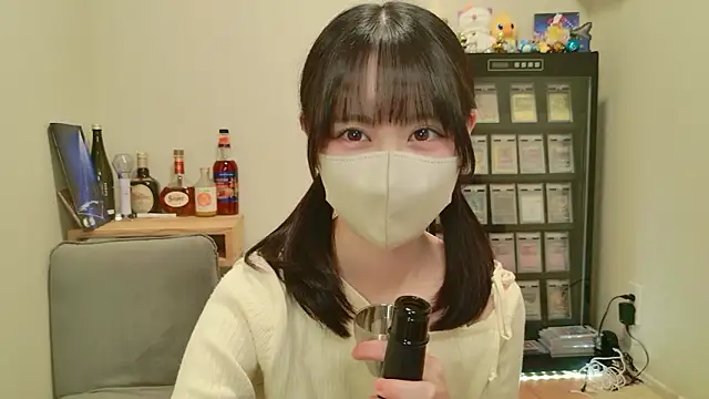 Snapshot of HIKARI_x0 chatting on 04.24.26 HIKARI x0 online show from 04.24.26