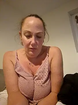 Wisie Cutie online show from 10.17.25