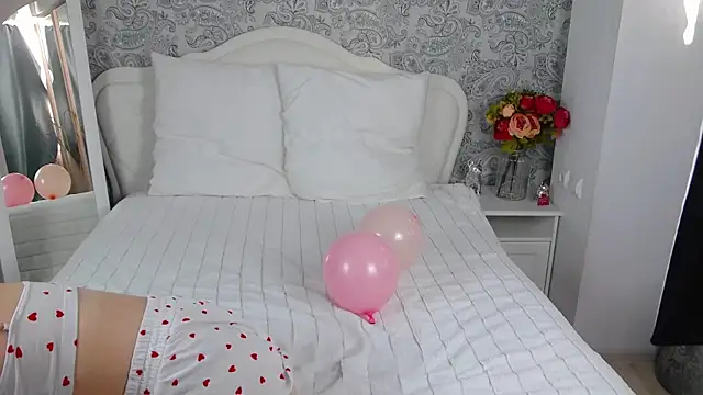 MollyBrams online show from 09.28.25