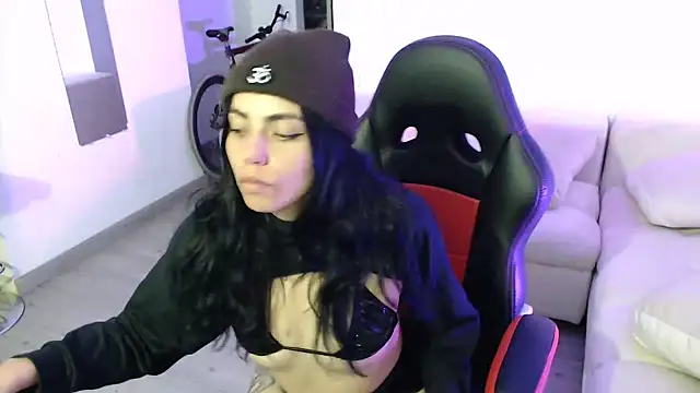 Snapshot of i_am_nina_ chatting on 01.18.25 i am nina online show from 01.18.25