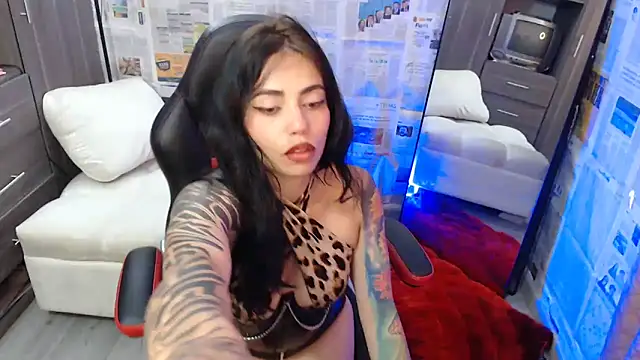 Snapshot of i_am_nina_ chatting on 02.17.25 i am nina online show from 02.17.25