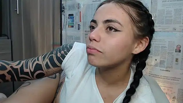 Snapshot of i_am_nina_ chatting on 02.22.25 i am nina online show from 02.22.25