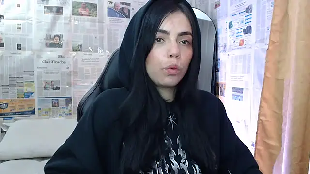 i am nina  online show from 09.28.25