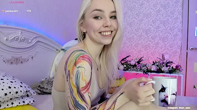 LillyMoure  online show from 03.11.25