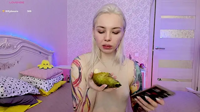 LillyMoure  online show from 03.22.25