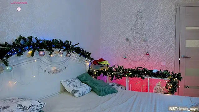 LillyMoure  online show from 01.09.26