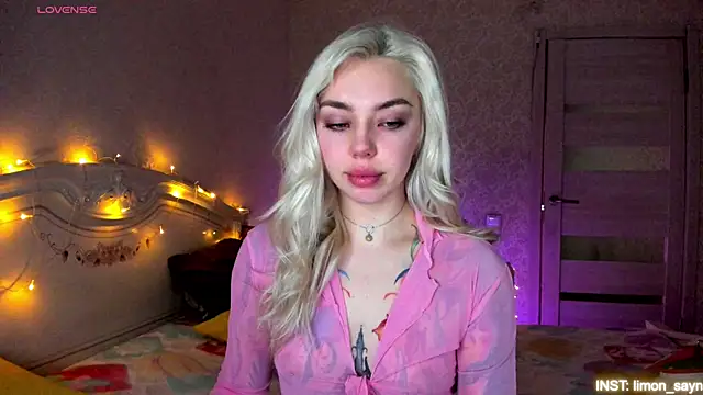 LillyMoure  online show from 04.02.26