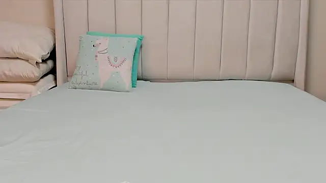  heavenlysent online show from 04.18.26