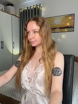 Snapshot of RedFires chatting on 09.30.25 RedFires online show from 09.30.25