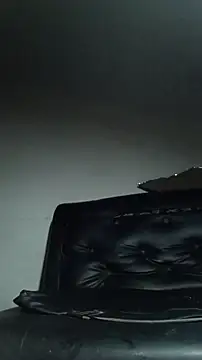 Snapshot of Gegeix chatting on 10.25.25 Gegeix online show from 10.25.25