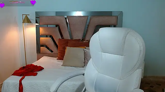 sophia hadid online show from 12.11.24