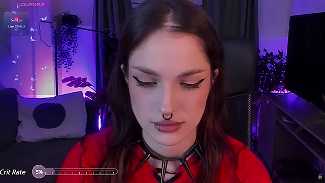 BratzieDarsie online show from 12.13.24