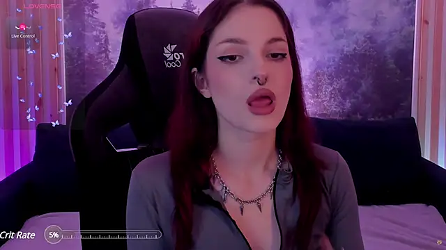 BratzieDarsie online show from 12.14.24