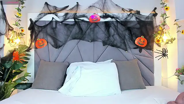 KiarhaTrixie online show from 11.05.25