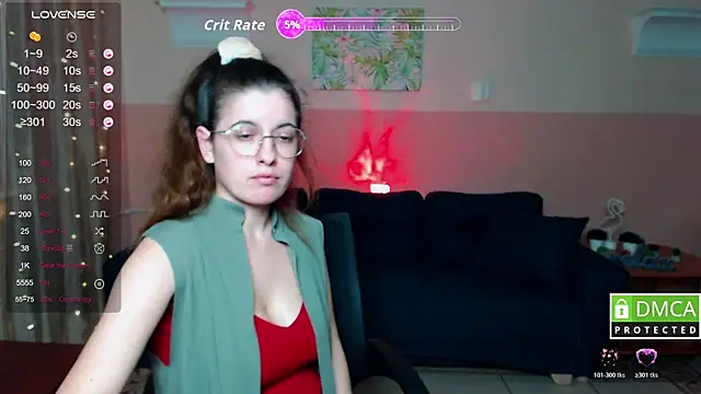 Snapshot of Aminabeatris chatting on 10.28.25 Aminabeatris online show from 10.28.25