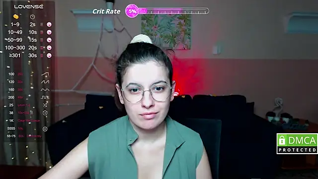 Snapshot of Aminabeatris chatting on 10.30.25 Aminabeatris online show from 10.30.25