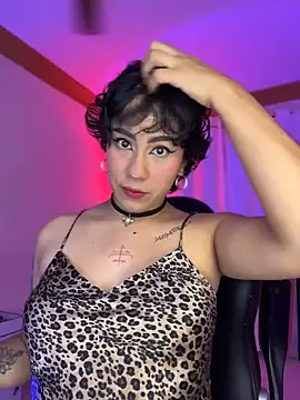 ZahaRoseee online show from 03.06.26