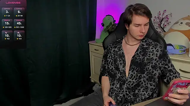 Vincent Strong online show from 10.26.25