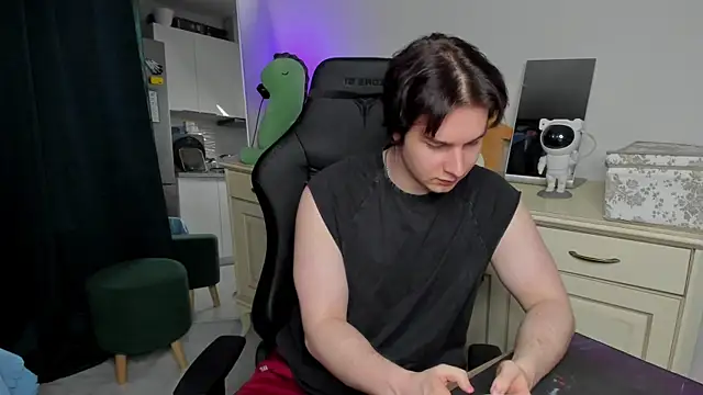 Vincent Strong online show from 05.04.26