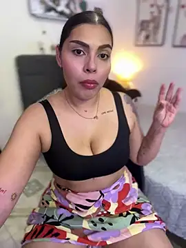 GigiiStone online show from 01.05.25