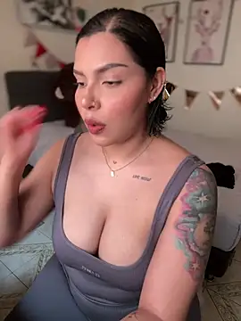 GigiiStone online show from 02.16.25