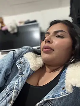 GigiiStone online show from 11.18.25