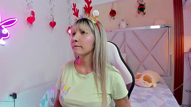 Happy tits online show from 12.23.24