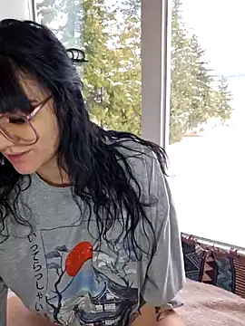 Snapshot of anyalikestosuck chatting on 12.18.24 anyalikestosuck online show from 12.18.24