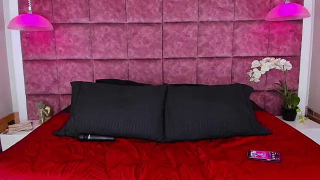 Snapshot of Taly_Fox chatting on 10.09.25 Taly Fox online show from 10.09.25