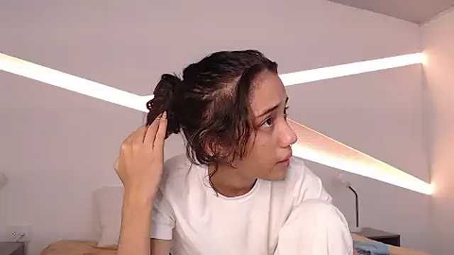 hot little bunny online show from 12.05.24