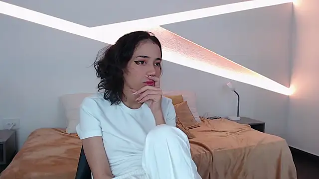 hot little bunny online show from 12.05.24