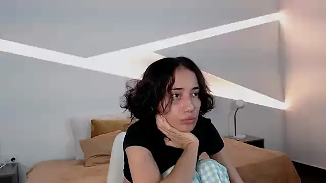hot little bunny online show from 12.11.24