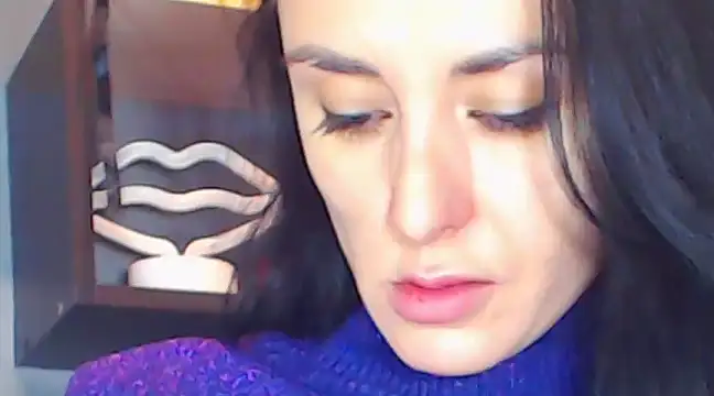 Snapshot of Siaconna chatting on 12.12.24 Siaconna online show from 12.12.24