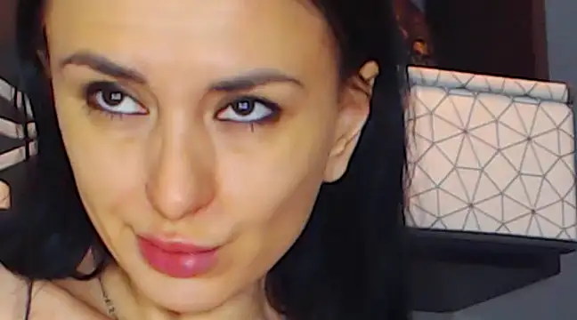 Snapshot of Siaconna chatting on 12.14.24 Siaconna online show from 12.14.24