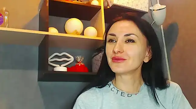 Snapshot of Siaconna chatting on 01.25.25 Siaconna online show from 01.25.25