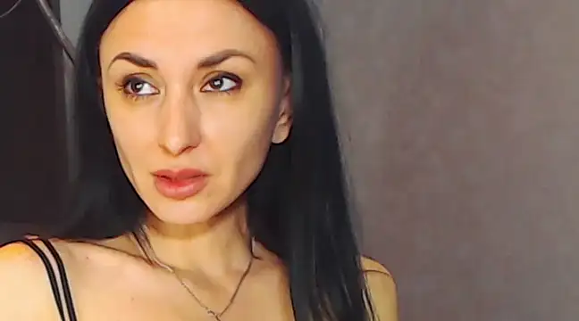 Snapshot of Siaconna chatting on 02.16.25 Siaconna online show from 02.16.25