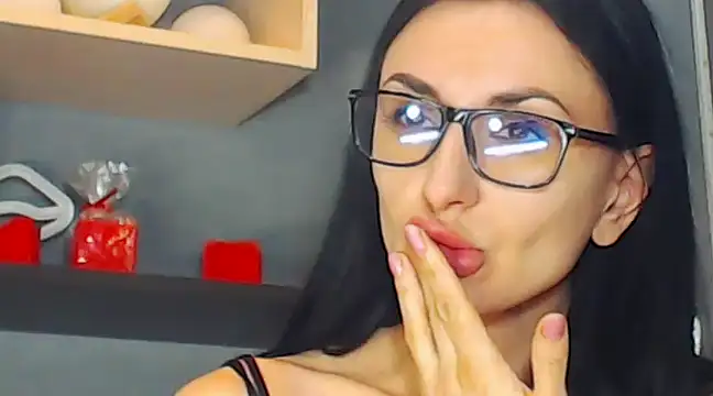 Snapshot of Siaconna chatting on 02.17.25 Siaconna online show from 02.17.25