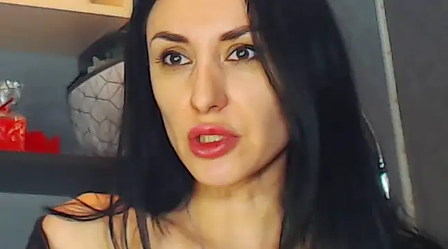 Snapshot of Siaconna chatting on 02.19.25 Siaconna online show from 02.19.25